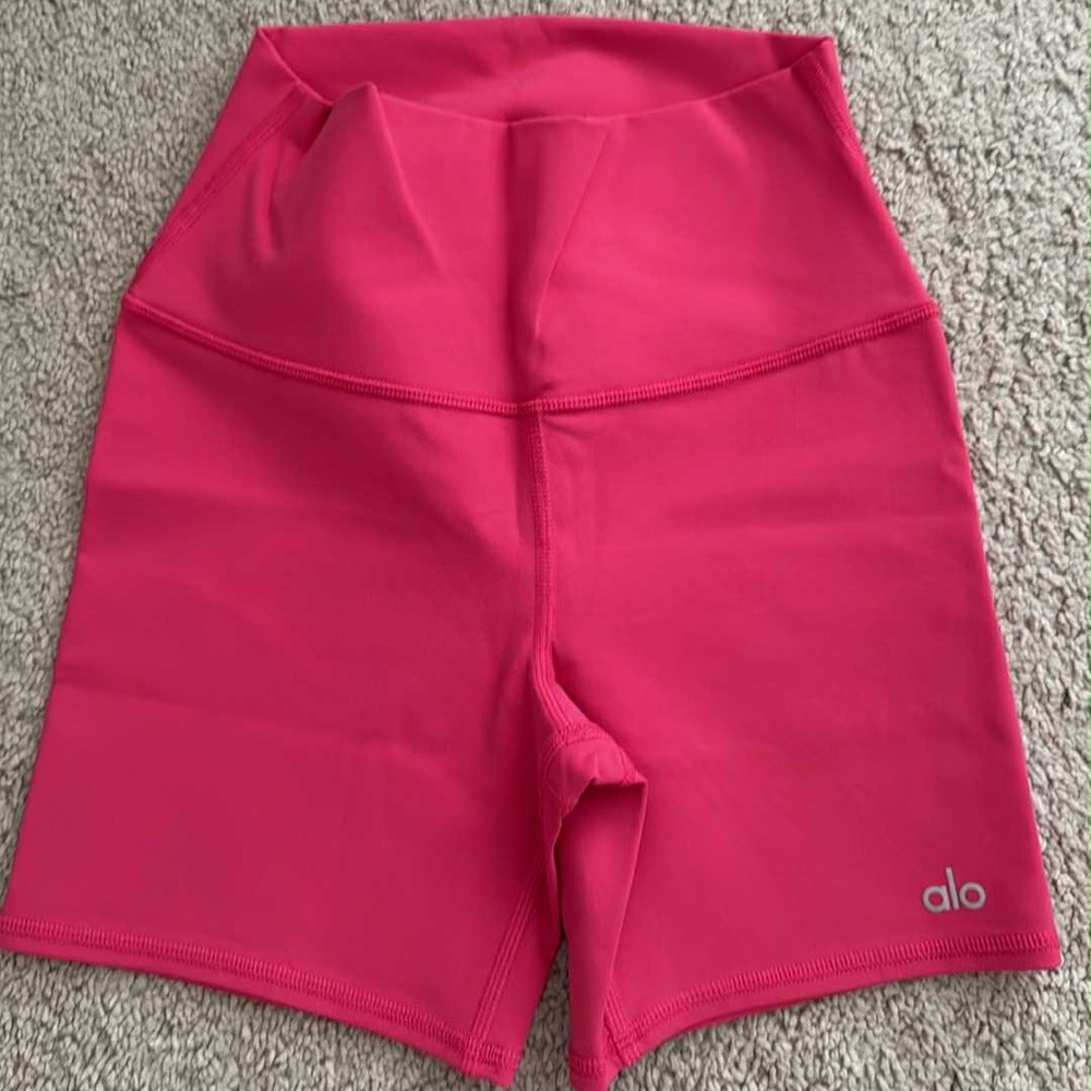 ALO Yoga Women's Vibrant Pink Bike Shorts NEW